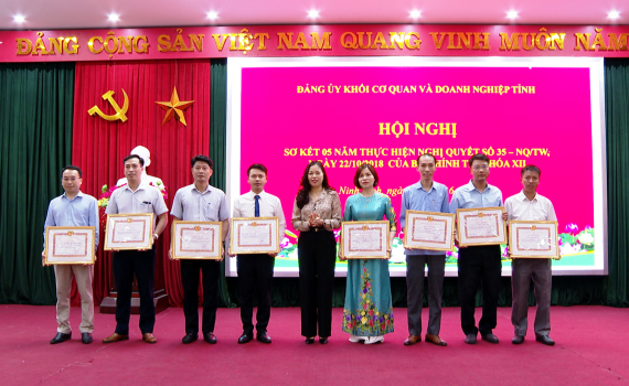 Tăng cường bảo vệ nền tảng tư tưởng của Đảng