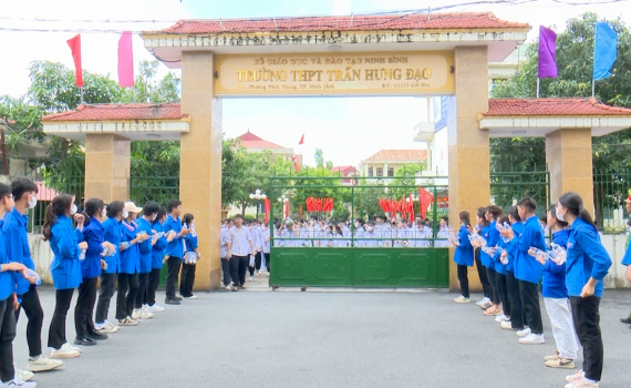 Hơn 11.000 th&iacute; sinh Ninh B&igrave;nh bước v&agrave;o ng&agrave;y thi đầu ti&ecirc;n trong Kỳ thi tốt nghiệp THPT năm 2023