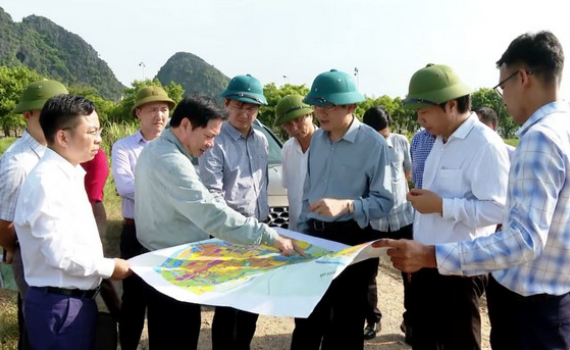 Đồng ch&iacute; B&iacute; thư Tỉnh uỷ khảo s&aacute;t thực địa tại một số địa điểm triển khai c&aacute;c c&ocirc;ng tr&igrave;nh, dự &aacute;n