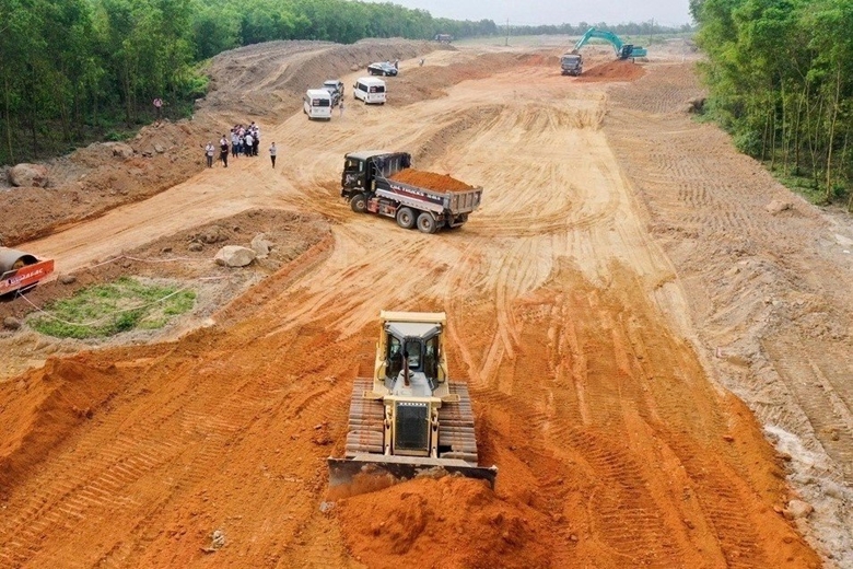 Bảo Lộc tăng tốc giải ngân đầu tư công: Cú hích quan trọng cho hạ tầng và tương lai đô thị 2 thi cong cao toc quang ngai hoai nhon 10241027062023