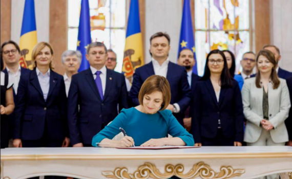 EU ch&iacute;nh thức khởi động c&aacute;c cuộc đ&agrave;m ph&aacute;n kết nạp Ukraine v&agrave; Moldova
