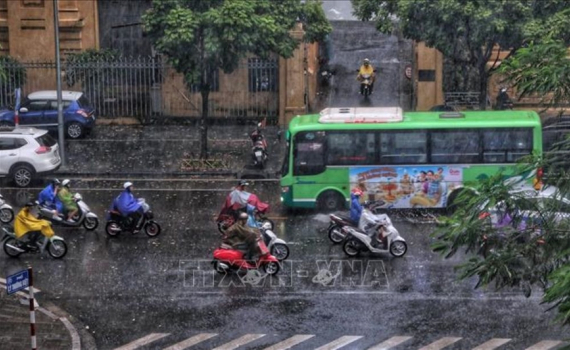Thời tiết h&ocirc;m nay (2-6): Bắc Bộ c&oacute; mưa d&ocirc;ng v&agrave;o chiều tối