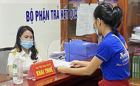 Bộ T&agrave;i ch&iacute;nh đề xuất giảm từ 10-50% cho 36 khoản ph&iacute;, lệ ph&iacute;