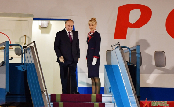 Tổng thống Li&ecirc;n bang Nga Vladimir Putin đến H&agrave; Nội, bắt đầu chuyến thăm cấp Nh&agrave; nước tới Việt Nam
