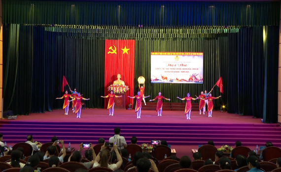 ​LĐLĐ huyện Y&ecirc;n Kh&aacute;nh tổ chức Hội thi d&acirc;n vũ thể thao 