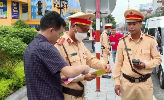 Cần n&acirc;ng cao &yacute; thức khi tham gia giao th&ocirc;ng