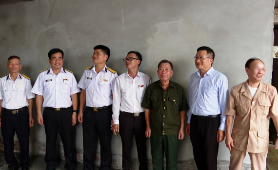 Kh&aacute;nh th&agrave;nh nh&agrave; t&igrave;nh nghĩa cho gia đ&igrave;nh ch&iacute;nh s&aacute;ch tại huyện Nho Quan v&agrave; Y&ecirc;n M&ocirc;