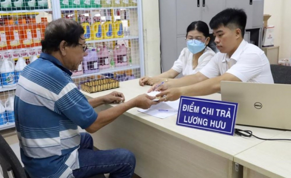 Chi hơn 18.000 tỷ đồng trả lương hưu, bảo hiểm x&atilde; hội
