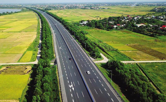 Th&ecirc;m nguồn lực cho c&aacute;c c&ocirc;ng tr&igrave;nh trọng điểm quốc gia