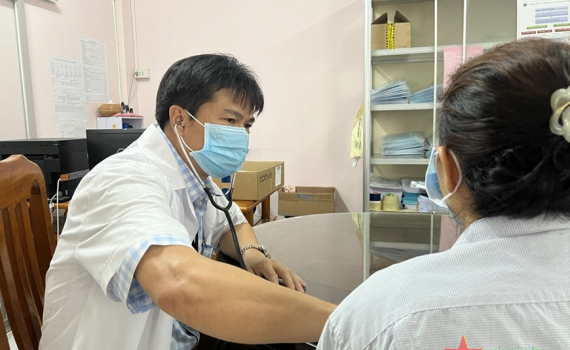 Bảo đảm thuốc ARV điều trị bền vững cho bệnh nh&acirc;n HIV