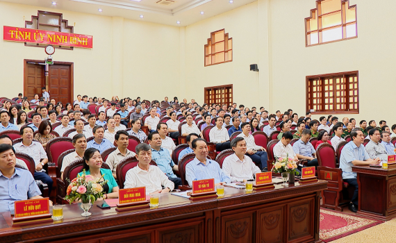 Hội nghị nghi&ecirc;n cứu, học tập nội dung c&aacute;c t&aacute;c phẩm của Tổng B&iacute; thư Nguyễn Ph&uacute; Trọng
