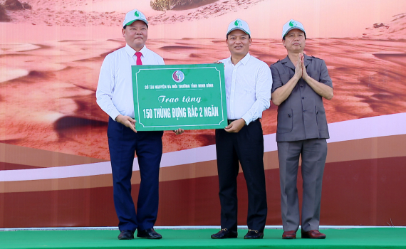 Huyện Y&ecirc;n M&ocirc; ra qu&acirc;n hưởng ứng Ng&agrave;y M&ocirc;i trường, Tuần lễ Biển v&agrave; Hải đảo, Ng&agrave;y Đại dương thế giới năm 2024