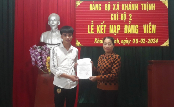 Y&ecirc;n M&ocirc; đẩy mạnh kết nạp Đảng vi&ecirc;n mới
