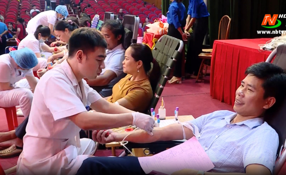 Tiếp nhận tr&ecirc;n 400 đơn vị m&aacute;u tại Ng&agrave;y hội hiến m&aacute;u t&igrave;nh nguyện huyện Y&ecirc;n Kh&aacute;nh 