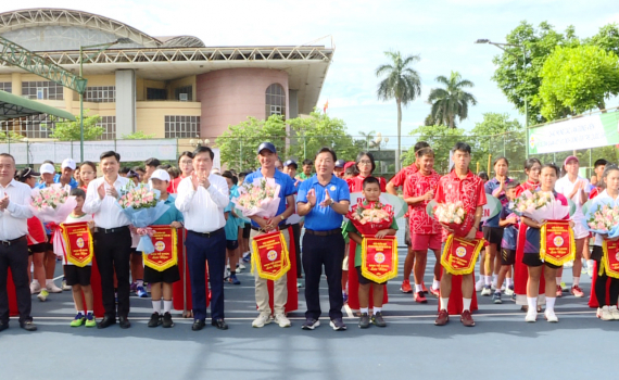 Khai mạc Giải Quần vợt v&ocirc; địch đồng đội trẻ quốc gia năm 2024