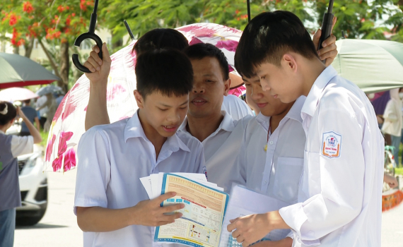 Kết th&uacute;c kỳ thi tuyển sinh lớp 10 THPT nghi&ecirc;m t&uacute;c, đ&uacute;ng quy chế