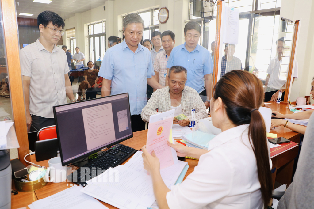 Kiểm tra việc sắp xếp tổ chức bộ máy, cán bộ, trụ sở làm việc, cơ sở vật chất tại các địa phương