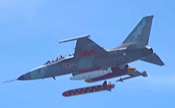 Qu&acirc;n sự thế giới h&ocirc;m nay (27-6): Mỹ sản xuất t&ecirc;n lửa lai UAV Viper