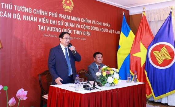 Thủ tướng Phạm Minh Ch&iacute;nh: B&agrave; con l&agrave;m việc, đ&oacute;ng g&oacute;p tại Thụy Điển cũng như l&agrave;m việc, đ&oacute;ng g&oacute;p tại Việt Nam