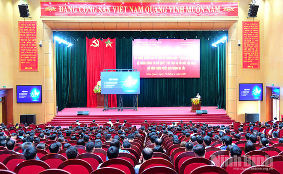 Tập huấn, hướng dẫn sử dụng hệ thống quản l&yacute; văn bản điều h&agrave;nh; hệ thống th&ocirc;ng tin giải quyết TTHC phục vụ tổ chức vận h&agrave;nh m&ocirc; h&igrave;nh ch&iacute;nh quyền địa phương 2 cấp
