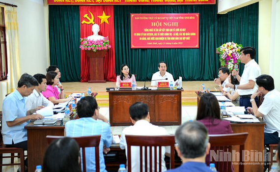 Hội nghị thống nhất Đề &aacute;n sắp xếp tinh gọn tổ chức, bộ m&aacute;y cơ quan Ủy ban MTTQ Việt Nam, c&aacute;c tổ chức ch&iacute;nh trị-x&atilde; hội, c&aacute;c Hội quần ch&uacute;ng tỉnh Ninh B&igrave;nh sau hợp nhất