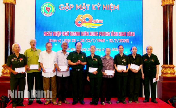 Ban Li&ecirc;n lạc Cựu thanh ni&ecirc;n xung phong Đội 33-25 Ninh B&igrave;nh tổ chức gặp mặt nh&acirc;n kỷ niệm 60 năm ng&agrave;y nhập ngũ