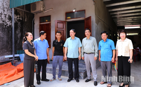 Khảo s&aacute;t việc thực hiện ch&iacute;nh s&aacute;ch hỗ trợ x&acirc;y dựng, sửa chữa nh&agrave; ở cho hộ gia đ&igrave;nh c&oacute; kh&oacute; khăn tại huyện Y&ecirc;n Kh&aacute;nh