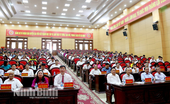 Hội nghị gặp mặt, th&ocirc;ng tin triển khai tổ chức hoạt động m&ocirc; h&igrave;nh ch&iacute;nh quyền địa phương 2 cấp tr&ecirc;n địa b&agrave;n huyện Gia Viễn