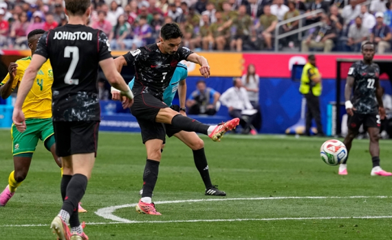World Cup 2026: Đ&aacute;nh bại Nam Phi ở ph&uacute;t 90+2, Canada đoạt v&eacute; v&agrave;o v&ograve;ng 16 đội