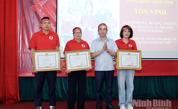 Ninh B&igrave;nh khai mạc chương tr&igrave;nh &ldquo;H&agrave;nh tr&igrave;nh đỏ - Kết nối d&ograve;ng m&aacute;u Việt&rdquo; năm 2026