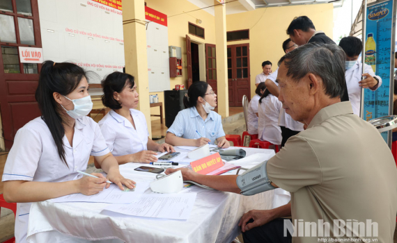 Ninh B&igrave;nh triển khai kh&aacute;m sức khỏe định kỳ, kh&aacute;m s&agrave;ng lọc miễn ph&iacute; cho người d&acirc;n từ ng&agrave;y 11-19/6