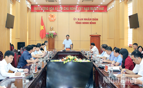 Đ&aacute;nh gi&aacute; kết quả triển khai c&aacute;c nghị quyết, kế hoạch của tỉnh về ph&aacute;t triển du lịch biển