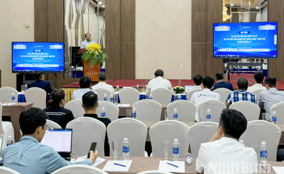 Hội thảo &ldquo;Tạo lập nền tảng cho Ch&iacute;nh phủ số, đưa c&aacute;c hoạt động của Ch&iacute;nh phủ, doanh nghiệp, người d&acirc;n l&ecirc;n m&ocirc;i trường số&rdquo;