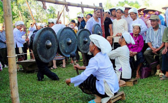 Cồng chi&ecirc;ng trong đời sống t&acirc;m linh của người Thổ