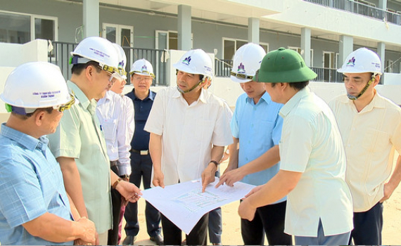 Đồng ch&iacute; Chủ tịch UBND tỉnh thăm v&agrave; l&agrave;m việc tại một số dự &aacute;n, điểm du lịch