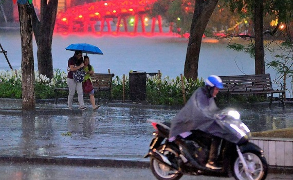 Dự b&aacute;o thời tiết h&ocirc;m nay: &Aacute;p thấp nhiệt đới g&acirc;y mưa lớn ở nhiều nơi