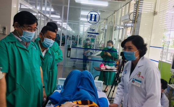Dự kiến ng&agrave;y 11/7, phi c&ocirc;ng người Anh sẽ được xuất viện