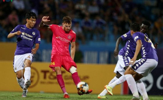 HLV Vũ Tiến Th&agrave;nh d&ugrave;ng Jose Mourinho để khắc họa lối đ&aacute; của S&agrave;i G&ograve;n FC