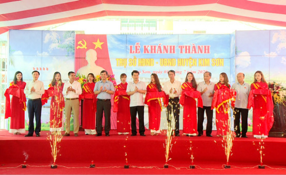 Kh&aacute;nh th&agrave;nh trụ sở HĐND - UBND huyện Kim Sơn