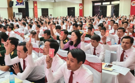 Ph&aacute;t huy cao nhất tr&iacute; tuệ trong thảo luận dự thảo văn kiện đại hội