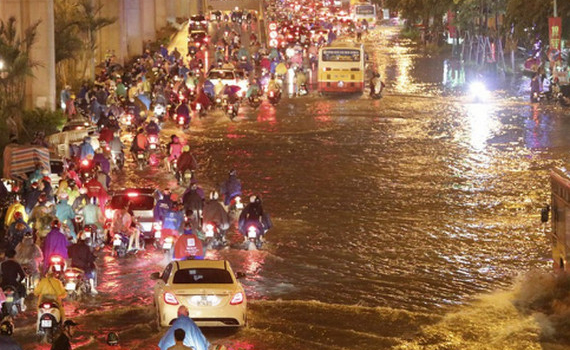 Thời tiết ng&agrave;y 5/7: H&agrave; Nội c&oacute; mưa to, đề ph&ograve;ng lũ qu&eacute;t ở ph&iacute;a Bắc