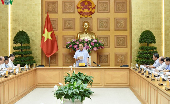 Thủ tướng: Hệ thống t&iacute;n dụng cần thực hiện nhiệm vụ k&eacute;p rất đặc th&ugrave;