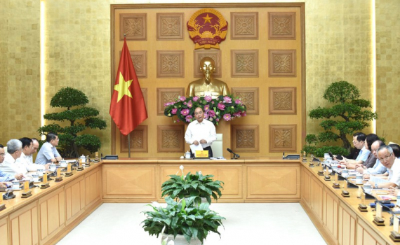 Thủ tướng: Ki&ecirc;n quyết kh&ocirc;ng để đứt g&atilde;y những ng&agrave;nh trọng yếu