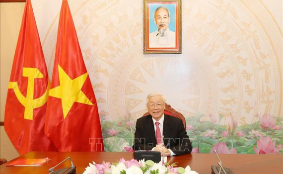 Tổng B&iacute; thư, Chủ tịch nước điện đ&agrave;m với Thủ tướng Campuchia Hun Sen