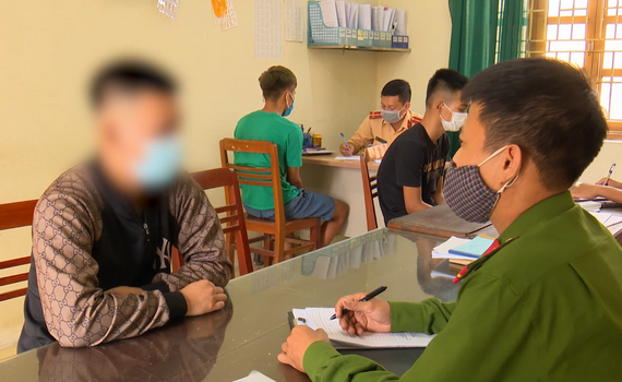 C&ocirc;ng an TP Ninh B&igrave;nh xử l&yacute; nh&oacute;m thanh ni&ecirc;n lạng l&aacute;ch, đ&aacute;nh v&otilde;ng