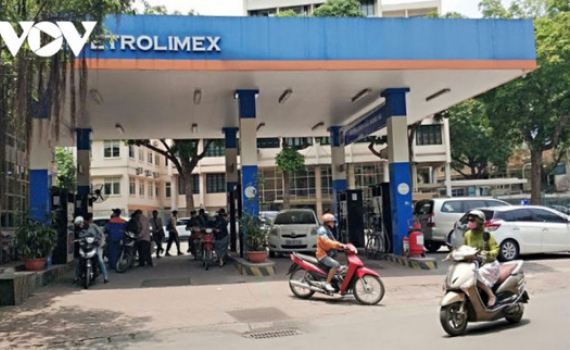 ​Gi&aacute; xăng, dầu tiếp tục tăng mạnh 