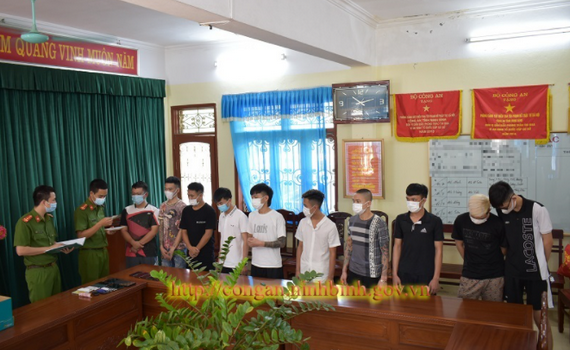 Ph&aacute; đường d&acirc;y c&aacute; độ b&oacute;ng đ&aacute; với số tiền hơn 900 triệu đồng