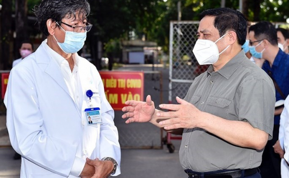 Thủ tướng chỉ đạo kiểm tra, l&agrave;m r&otilde; th&ocirc;ng tin &lsquo;ti&ecirc;m vaccine kh&ocirc;ng cần đăng k&yacute;&rsquo;