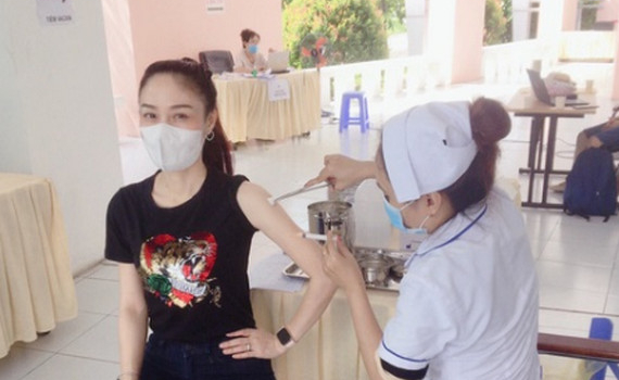 TP Hồ Ch&iacute; Minh được ph&acirc;n bổ nhiều nhất trong số vaccine đ&atilde; về Việt Nam