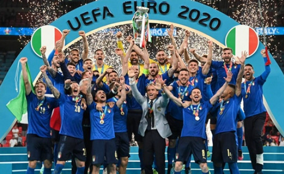 ​Tuyển Italia lần thứ hai v&ocirc; địch EURO
